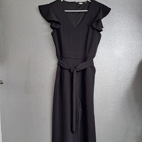 Tahari Black Cropped Jumpsuit With Flutter Sleeves - Picture 1 of 8